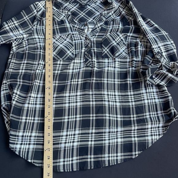 Torrid Harper Black and White Plaid Women's Top - Picture 11 of 12